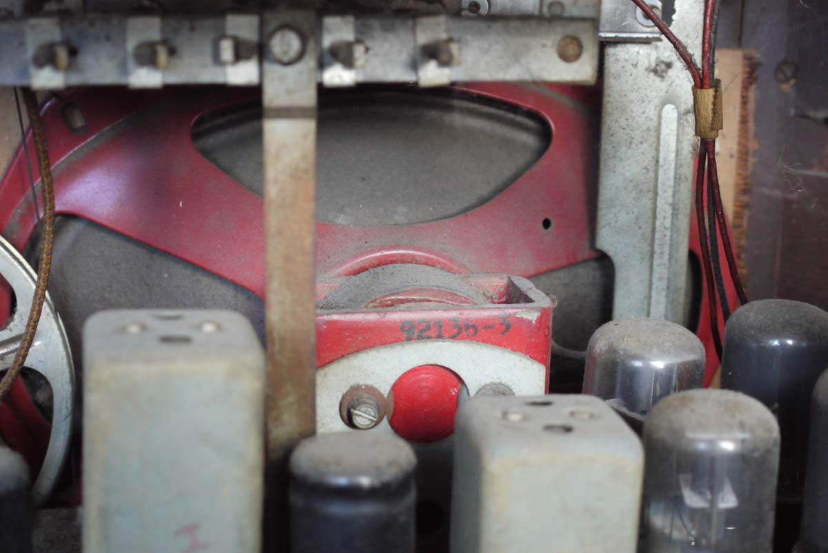 RCA Victor model 28X5 19411942 tube radio made in USA